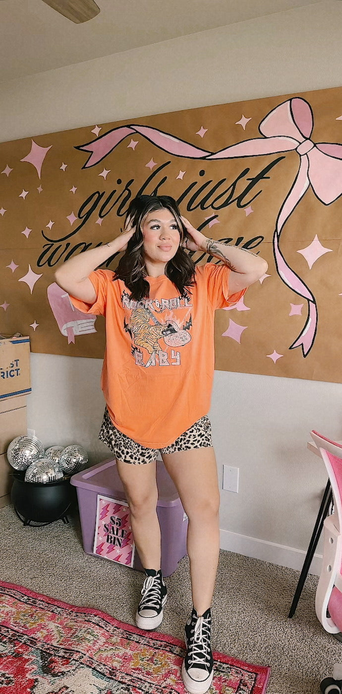 ROCK N ROLL GRAPHIC TEE